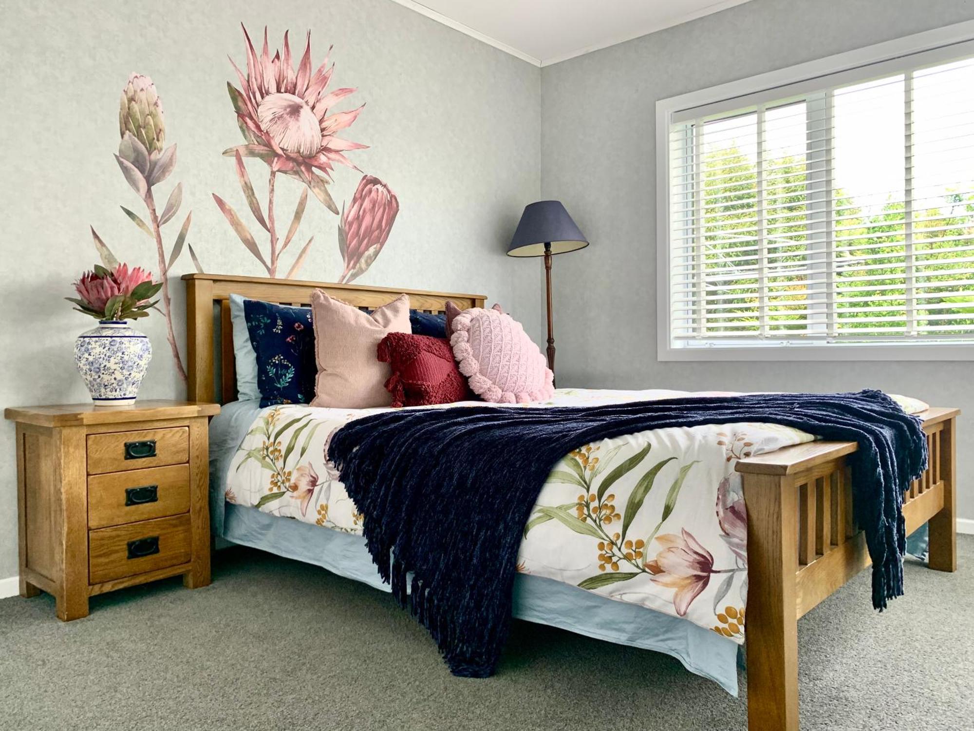 M&k With Air Condition, 4 Bedrooms, By Chartwell Shopping Centre *