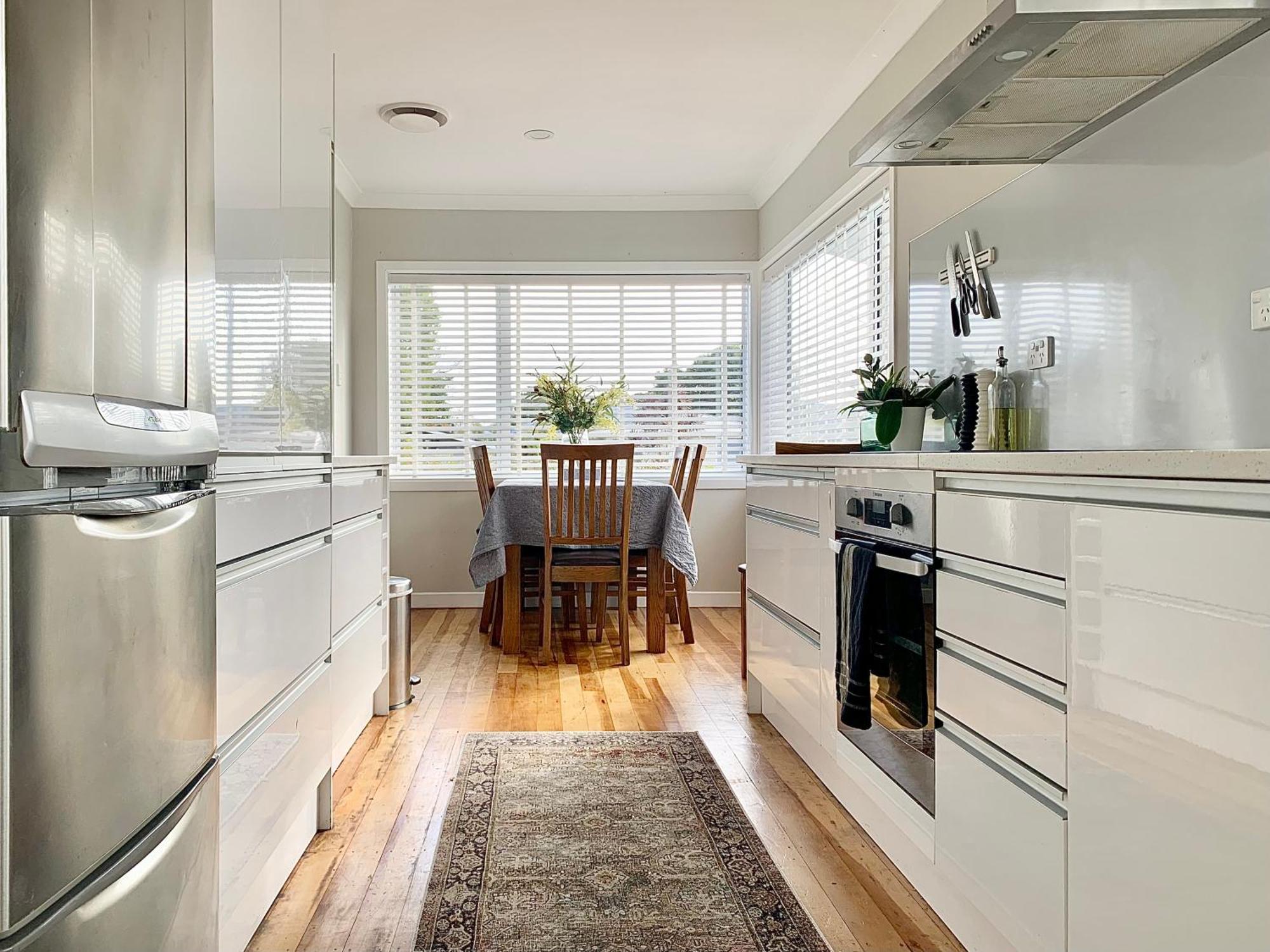 M&k With Air Condition, 4 Bedrooms, By Chartwell Shopping Centre Hamilton